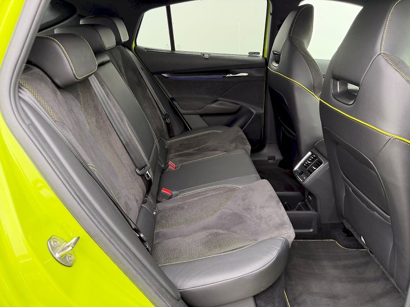 Škoda Enyaq (2022) RS 220kW 82kWh 4x4 - fotka 27 z 35