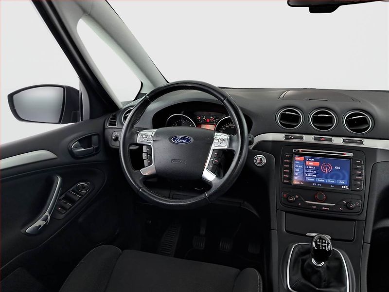 Ford S-MAX (2014) 2.0 TDCi, 7 míst, Navi - fotka 7 z 23
