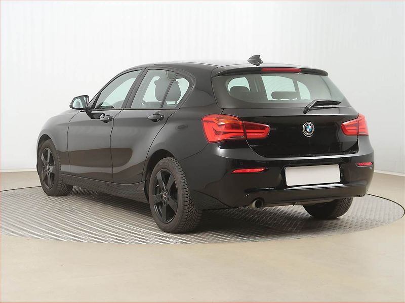 BMW Řada 1 (2016) 116i, Park. senzory - fotka 4 z 16