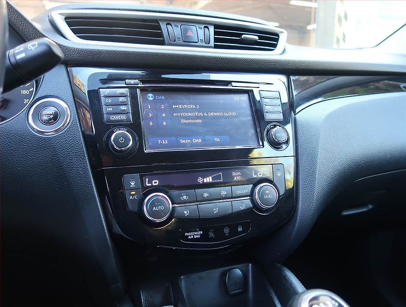 Nissan Qashqai (2016) 1.2 DIG-T, Serv.kniha, Navi - fotka 12 z 23