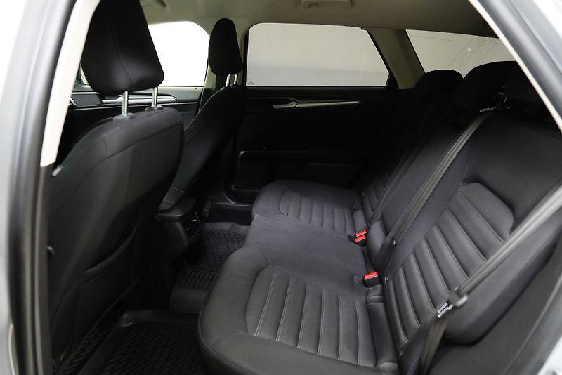 Ford Mondeo - fotka 25 z 26