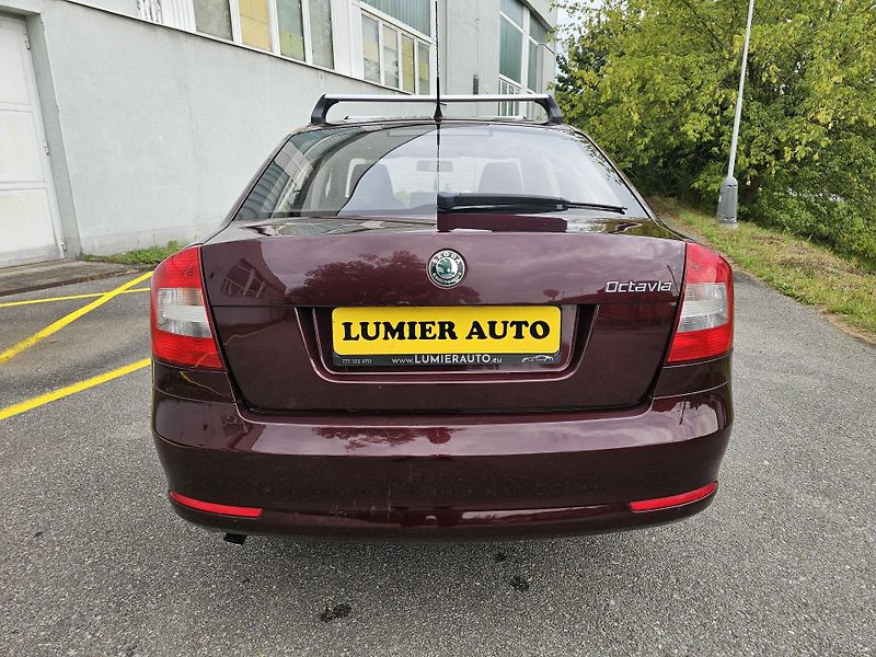Škoda Octavia (2011) 2 FL, 1.2 TSI  - fotka 4 z 15