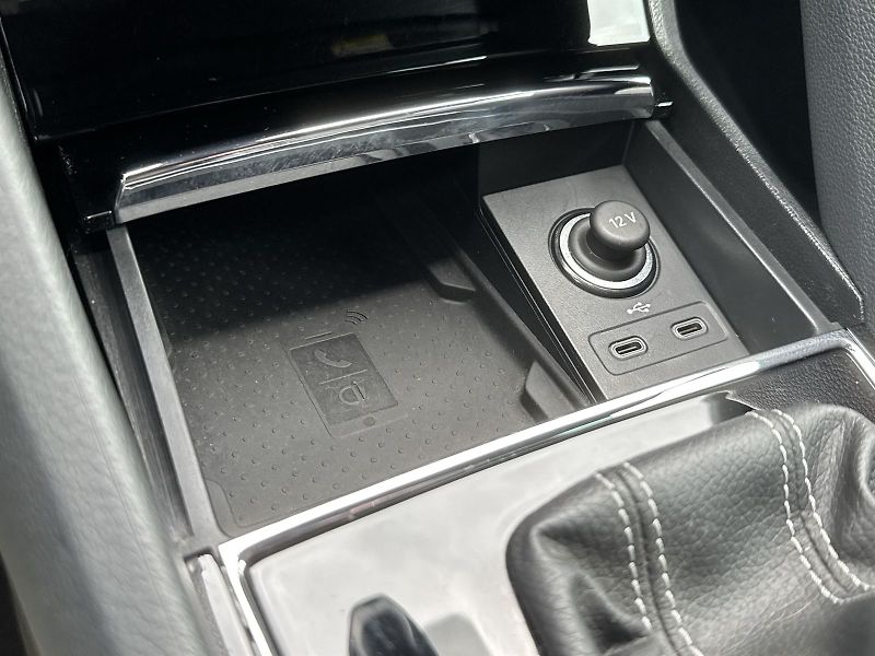 Škoda Karoq (2022) 2.0 TSI 4x4 DSG SportLine - fotka 28 z 35