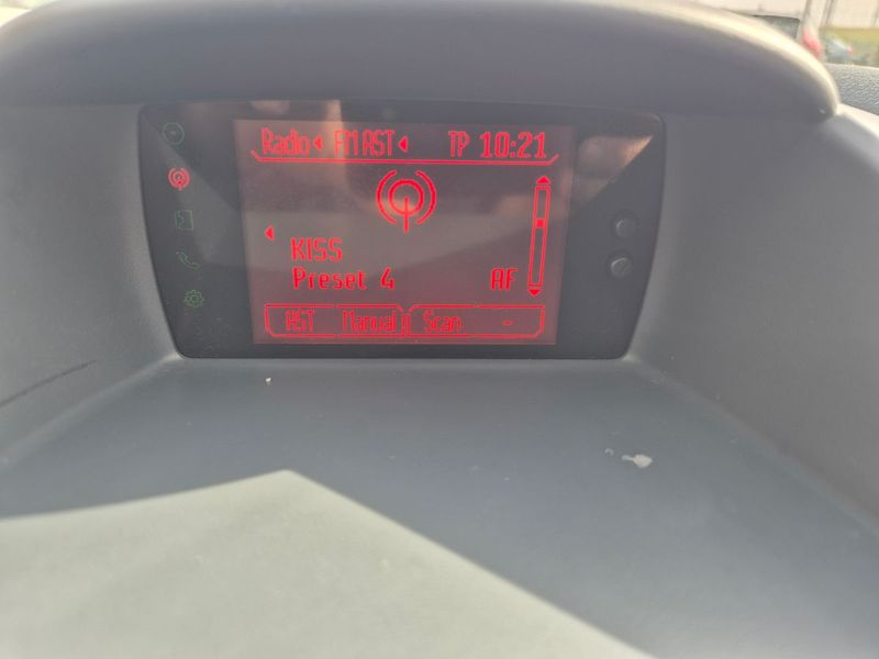 Ford Fiesta 1.2i 44kW, klima - fotka 16 z 22