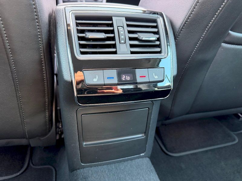 Škoda Superb (2016) 2.0 TSI 206kW L&K DSG 4x4 - fotka 27 z 35