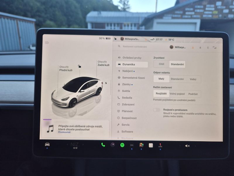 Tesla Model 3 LONG RANGE DUAL MOTOR SOH 91% - fotka 22 z 50
