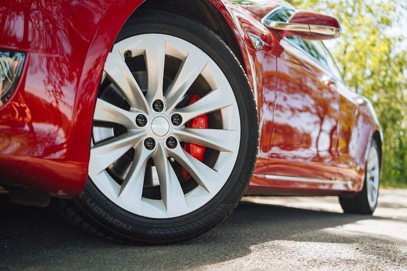 Tesla Model S (2019) P100D Ludicrous, SoH 91% - fotka 10 z 30