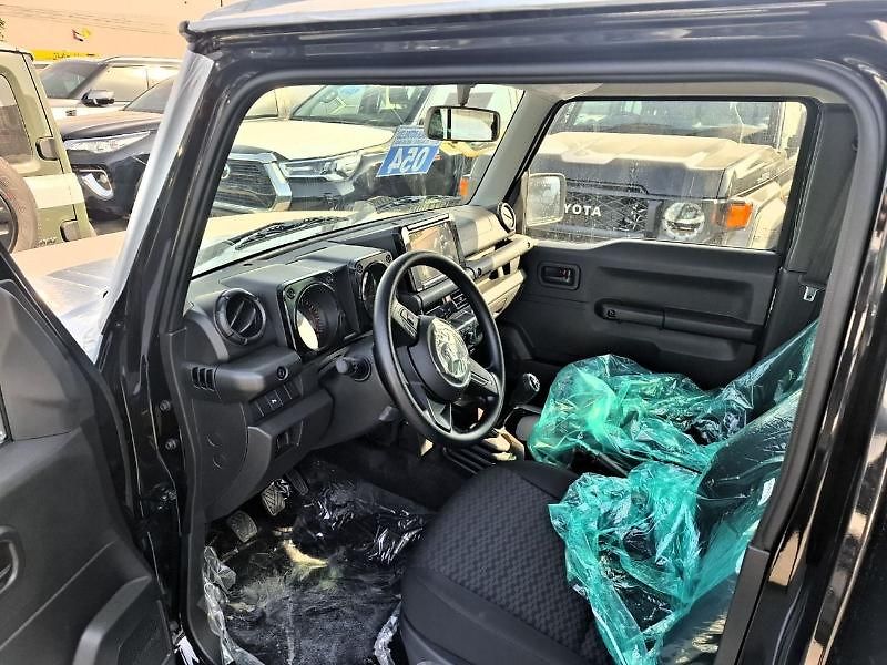 Suzuki Jimny (2026) Nový Suzuki Jimny 2026 - fotka 11 z 14