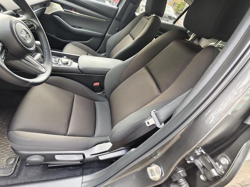 Mazda 3 (2026) 2.5i G140 EXCLUSIVE-LINE A/T - fotka 16 z 16