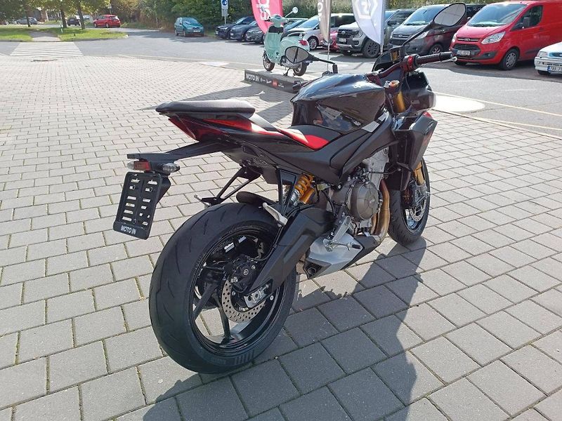 Aprilia Tuono 660 (2025) Factory Dark Beshee - 4 roky z - fotka 6 z 20