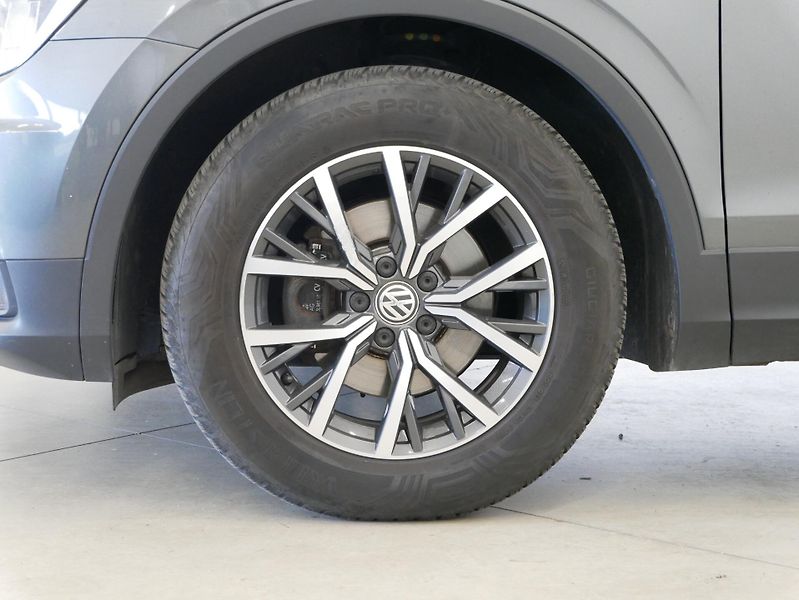 Volkswagen Tiguan - fotka 10 z 27