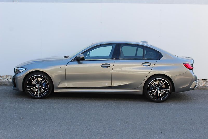 BMW Řada 3 M340i xDrive Sedan - fotka 7 z 25