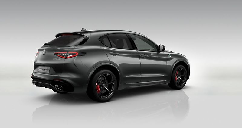 Alfa Romeo Stelvio (2026) Quadrifoglio 2.9 V6 BiTurbo 52 - fotka 3 z 6