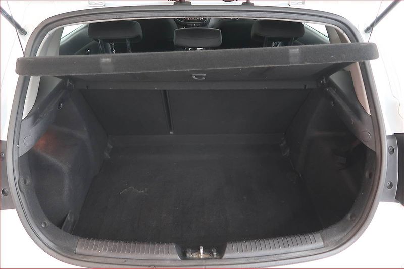 Kia Ceed (2013) 1.4 CRDi, nová STK, rezervace - fotka 13 z 15