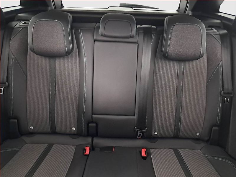 Peugeot 3008 (2022) 1.2 PureTech, Automat, ČR - fotka 10 z 16