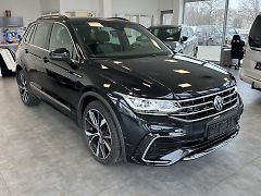 Volkswagen Tiguan (2021) 2,0TSi 4M R-LINE LED NAVI  - fotografie inzerátu