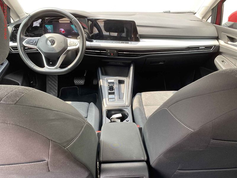 Volkswagen Golf (2022) 2.0 TDi, Life, DSG, LED - fotka 8 z 17