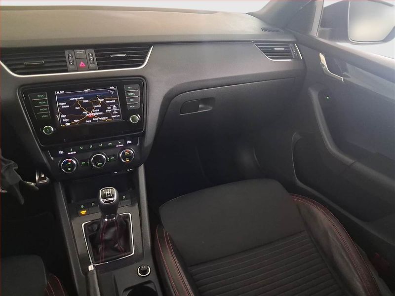 Škoda Octavia (2015) RS 2.0 TDI, Serv.kniha, Kůže - fotka 8 z 16