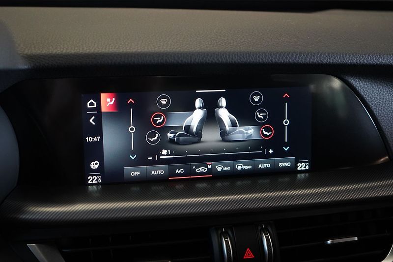 Alfa Romeo Stelvio 2.2 Diesel Q4 154kW (210k) - fotka 32 z 44