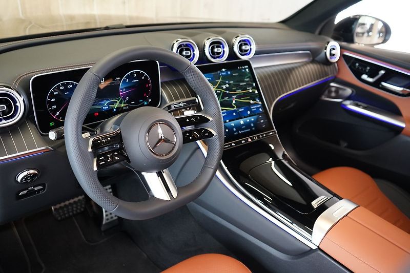 Mercedes-Benz GLC 220d 4M AMG, Ventilace, Tažné - fotka 16 z 50