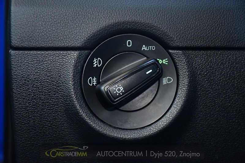 Škoda Octavia 1,6TDi MT CARPLAY TAŽNÉ - fotka 25 z 50