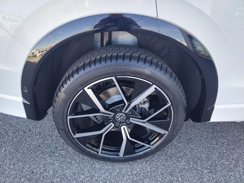 Volkswagen Tiguan R-Line 2,0 TSI 150 kW 4MOT - fotka 8 z 27