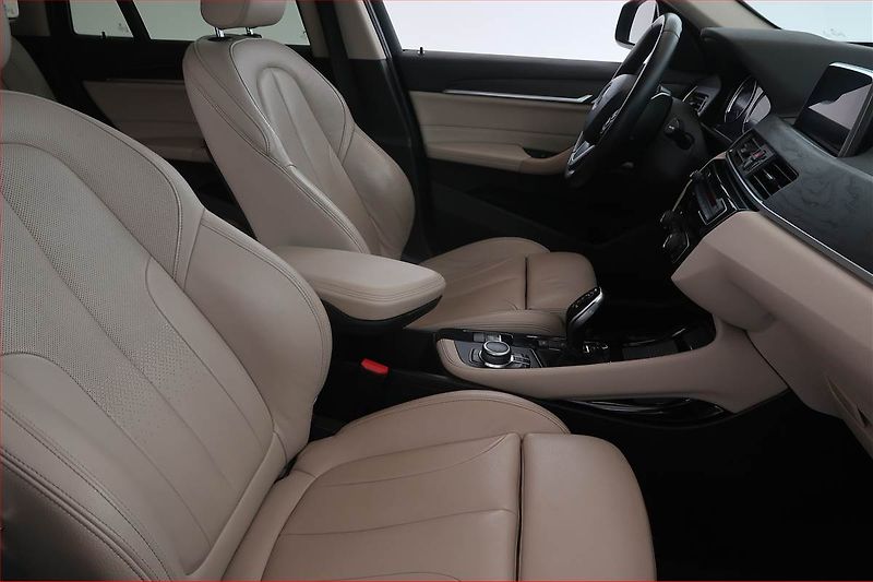 BMW X1 (2018) xDrive20i, 4X4, Automat - fotka 9 z 19
