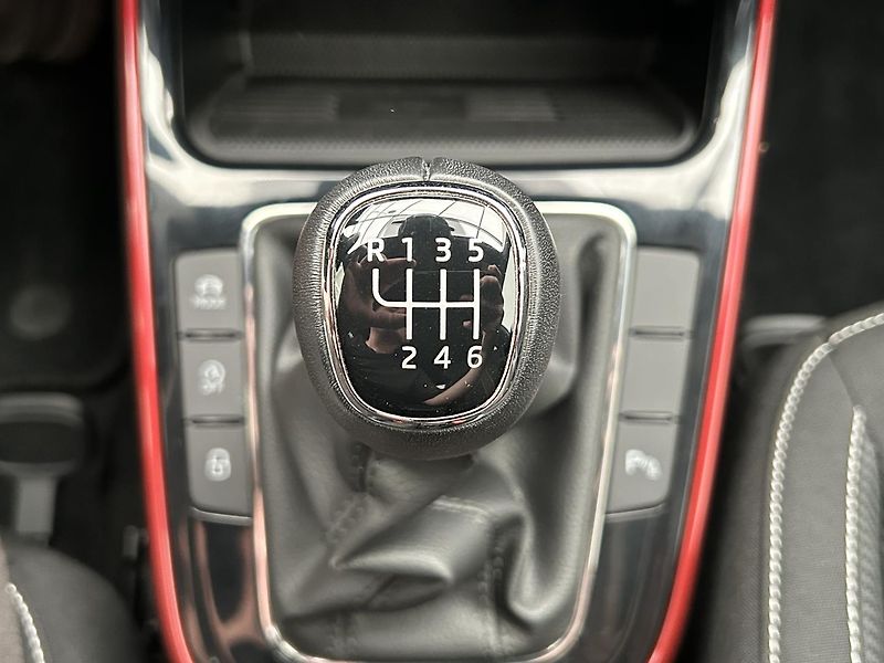 Škoda Fabia 1.0 TSI Monte Carlo - fotka 22 z 28