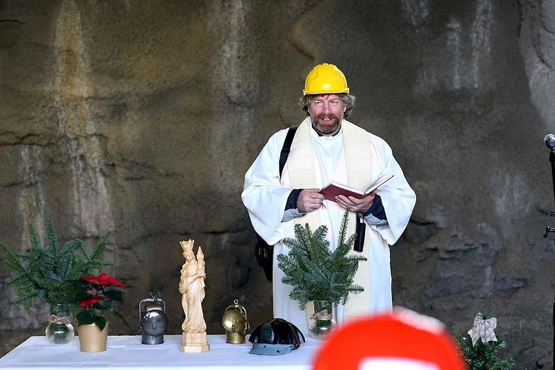 Žehnání svaté Barbory na stavbě tunelu Homole na budoucí dálnici D35 u Vysokého Mýta.