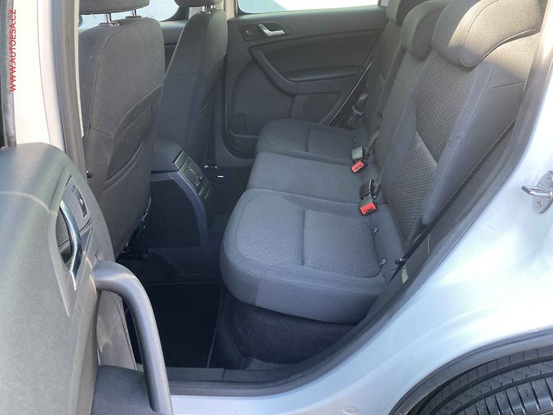Škoda Yeti (2014) 2.0 TDi 4x4, DSG, xenon - fotka 10 z 17