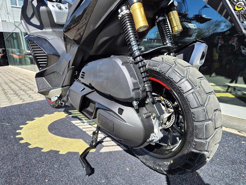 Aprilia (2026) SR GT 400 - fotka 15 z 38