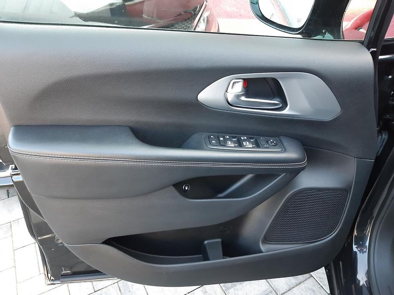 Chrysler Pacifica (2019) 3,6L V6 Hybrid,Plus, DVD,tažné - fotka 20 z 38