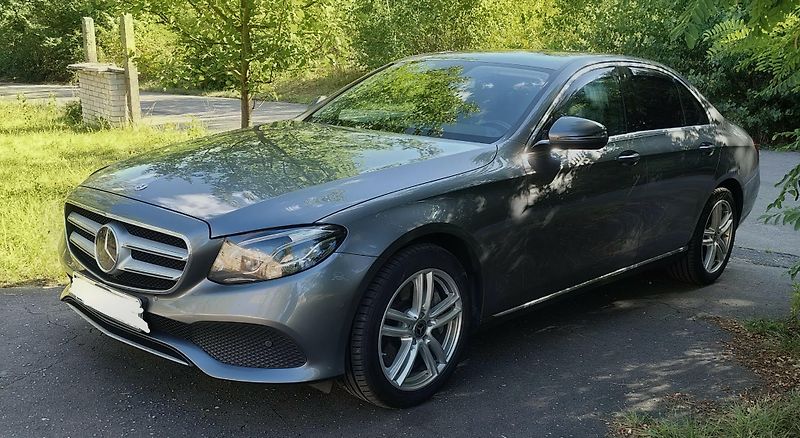 Mercedes-Benz Třídy E (2017) Mercedes E 350 D 4 matic - fotka 4 z 24
