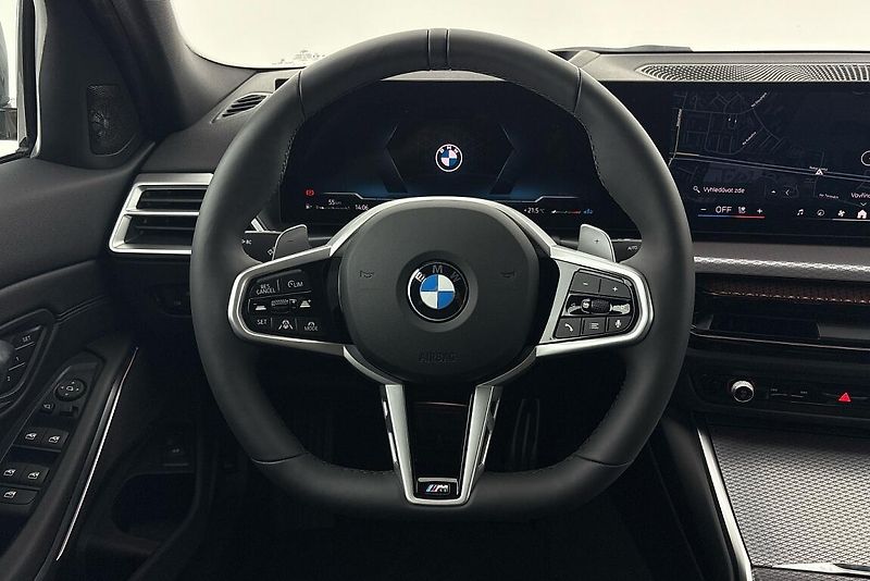 BMW Řada 3 řady 3 | 330d xDrive - fotka 20 z 24