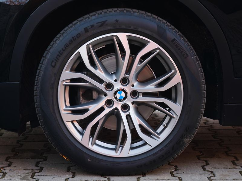 BMW X2 sDrive18i Advantage,ShadowLine - fotka 12 z 31