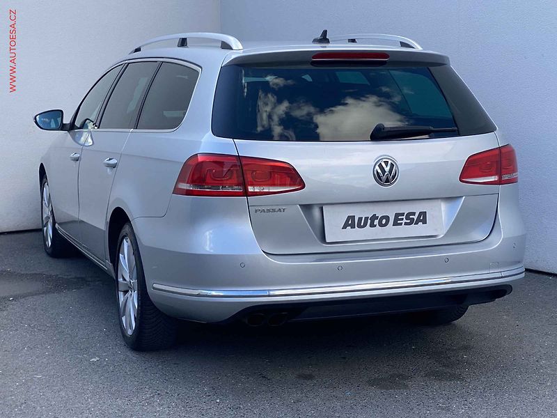 Volkswagen Passat (2014) 2.0 TDi, Highline, navi, - fotka 6 z 19