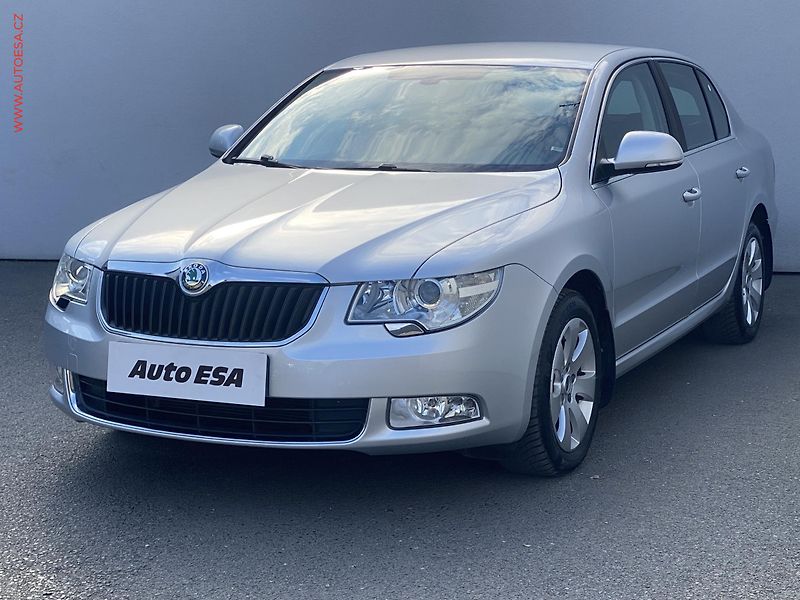 Škoda Superb (2012) 2.0 TDi, Ambition - fotka 3 z 16
