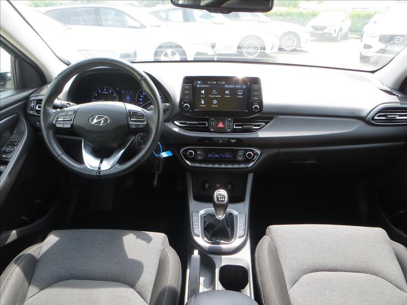 Hyundai i30 1,5 T-GDI mHEV Smart 117 kW - fotka 25 z 25