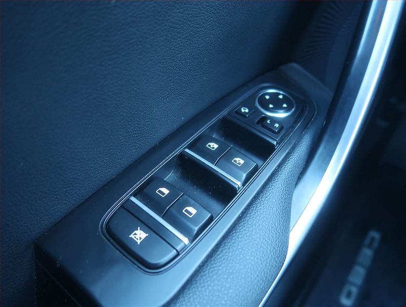 Kia Ceed (2022) Silver 1.5 T-GDI, Serv.kniha - fotka 15 z 16