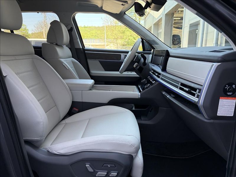 Hyundai Santa Fe 1,6 T PHEV 4x4 7M  Premium - fotka 11 z 24