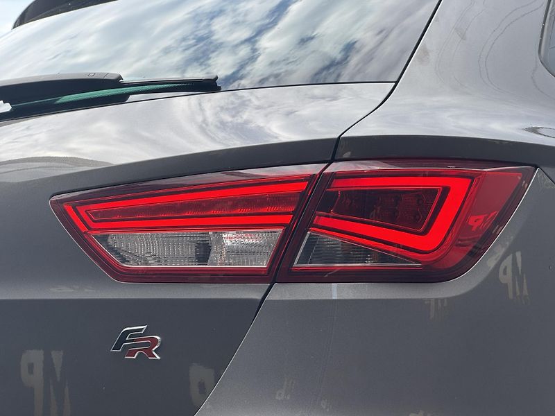Seat Leon (2016) 1.4TSi 92kW MAN FR, PANO 1.Maj - fotka 39 z 45