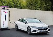 luxusní elektrický sedan Mercedes-Benz EQE