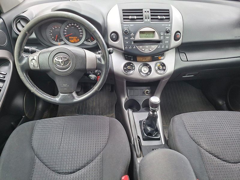 Toyota RAV4 (2007) 2.2 D-CAT 130kW 4X4 -TAŽ.ZAŘ. - fotka 12 z 35