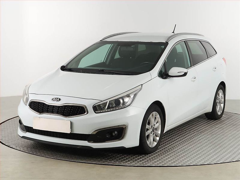 Kia Ceed (2016) 1.6 GDI, Automat, Tempomat - fotka 2 z 19