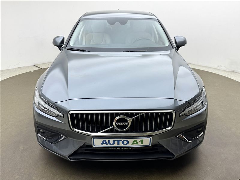 Volvo S60 2,0 B3 DPH INSCRIPTION H/K ČR - fotka 2 z 40