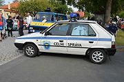 Na tradiční Lidický okruh dorazily desítky historických automobilů a motocyklů, které obdivovali návštěvníci z Kladna i širokého okolí.