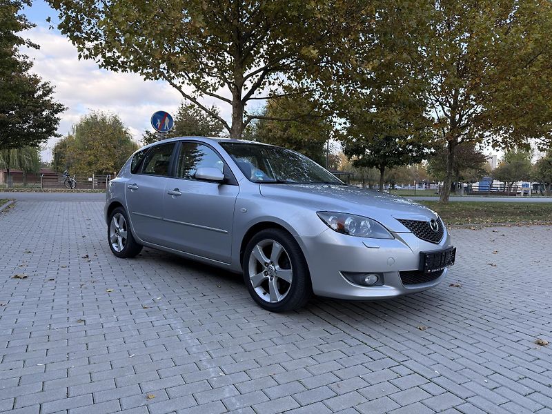 Mazda 3 2.0 Sport - fotka 15 z 32