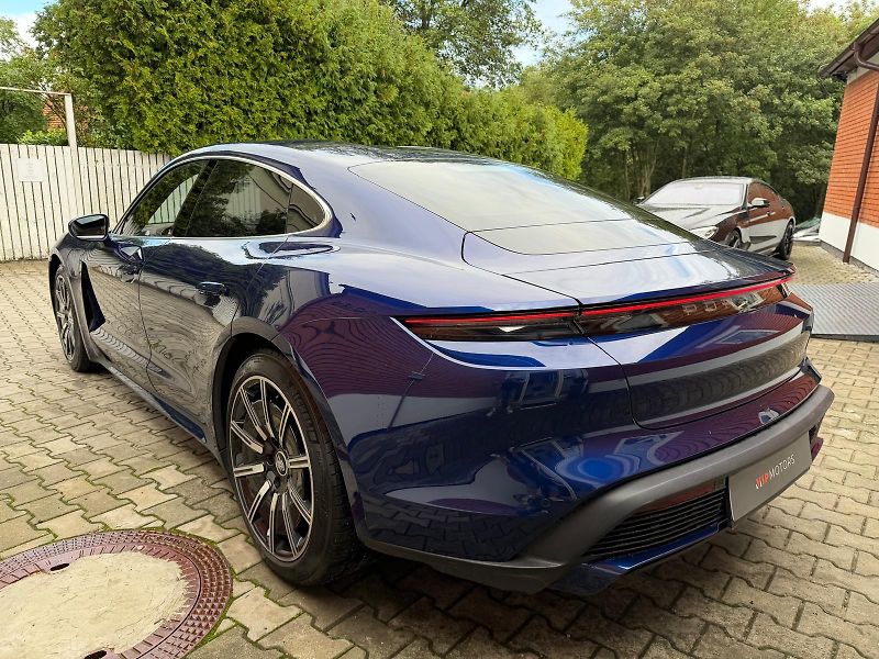 Porsche Taycan TURBO-BOSE- SERVIS - fotka 4 z 33