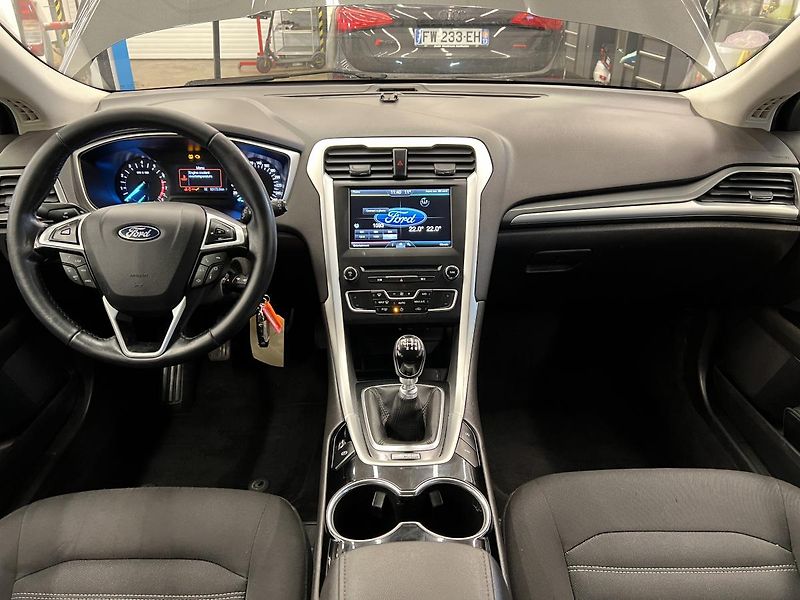 Ford Mondeo 1.5 Ti-VCT 118 kW - fotka 9 z 20