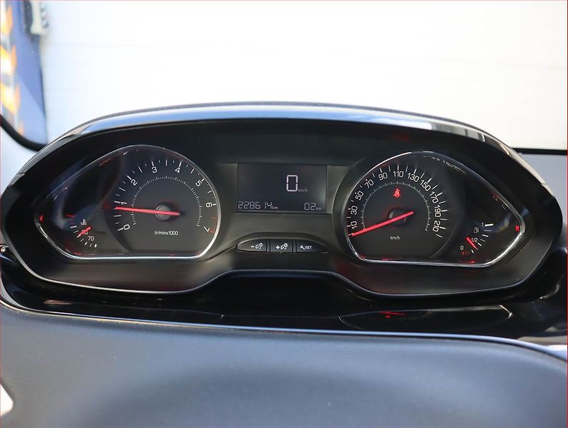 Peugeot 208 (2015) 1.2 PureTech, Serv.kniha - fotka 11 z 16